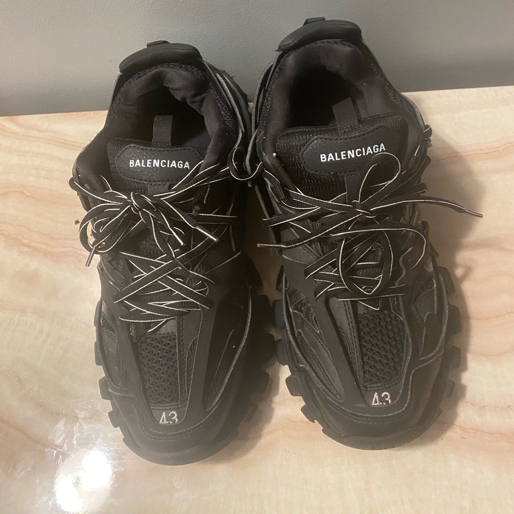 BALENCIAGA TRACK RUNNERS LED